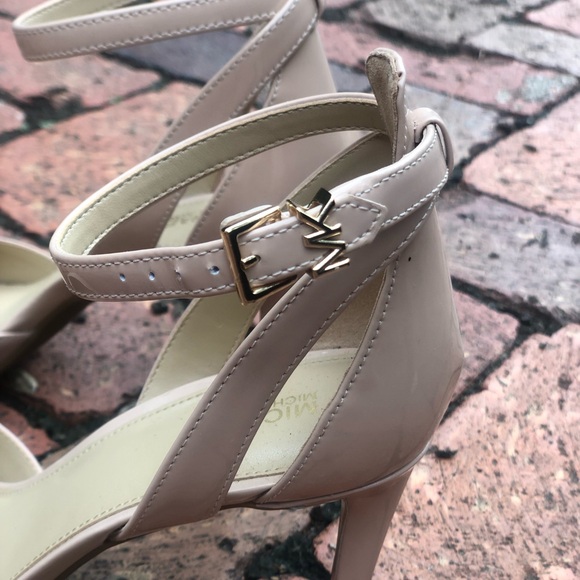 Michael Michael Kors Pointed Toe Buckled Pumps - Picture 2 of 7